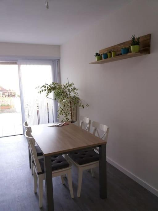 Hébergement de vacances Family House, Free Parking, 15min. Walk To City *
